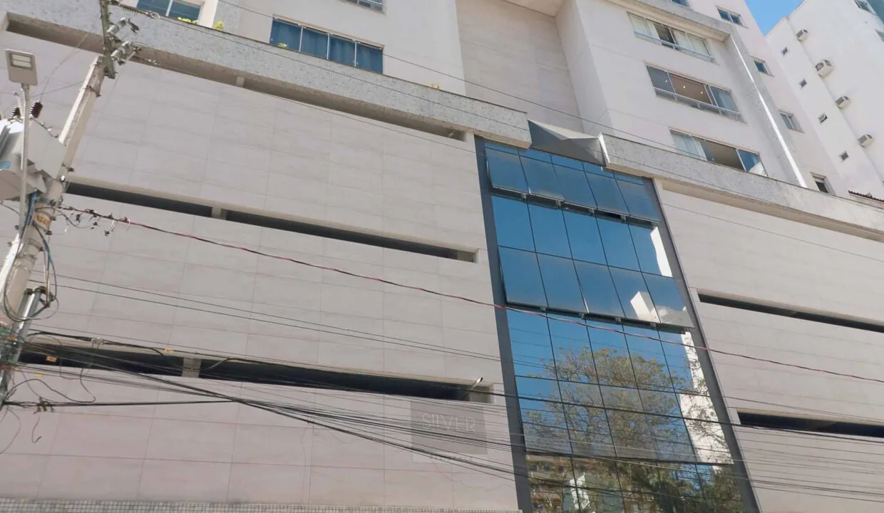 40-silver-tower-fachada