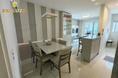 2-punta-hermosa-living-visto-entrada