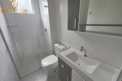 24-punta-hermosa-banheiro-social-visto-entrada